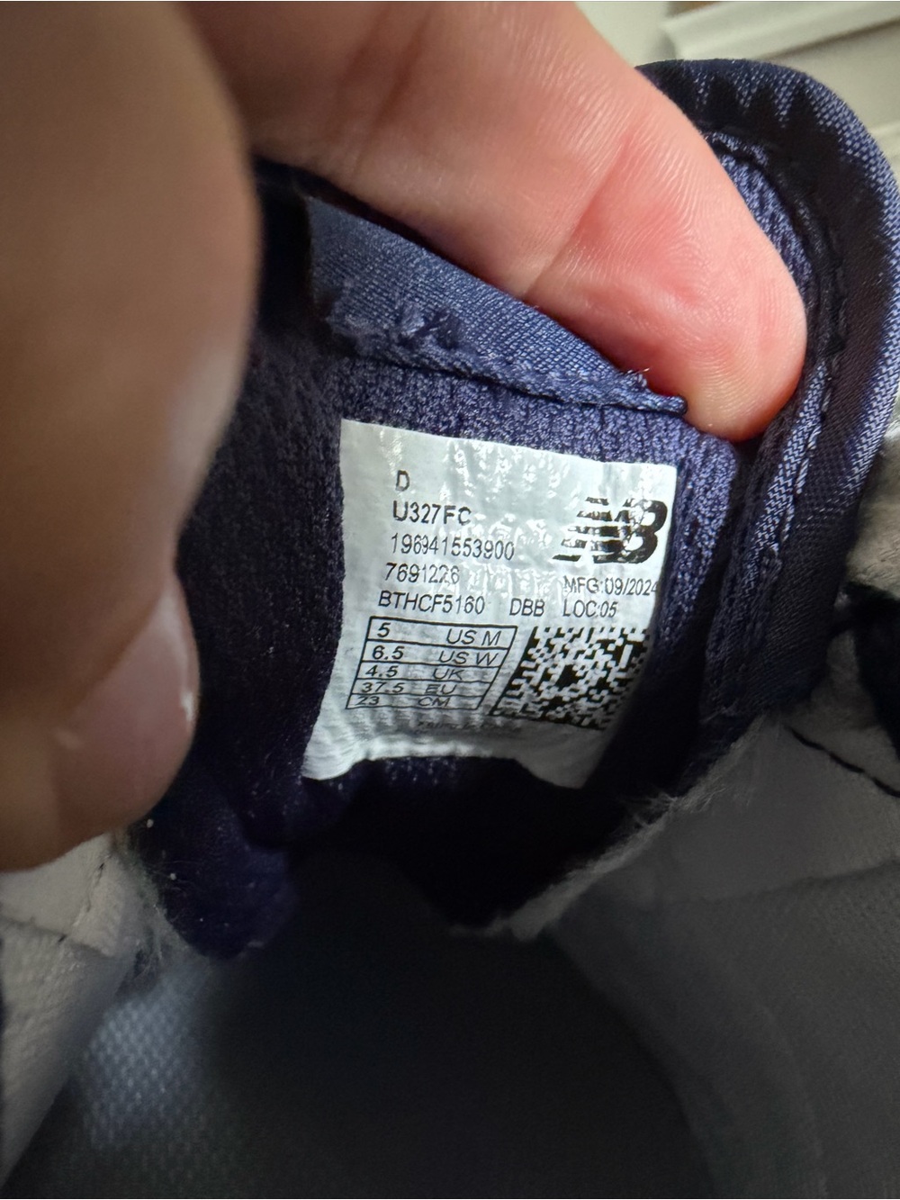 New Balance Cream & Navy Retro Trainer Sneakers - Picture 7 of 9